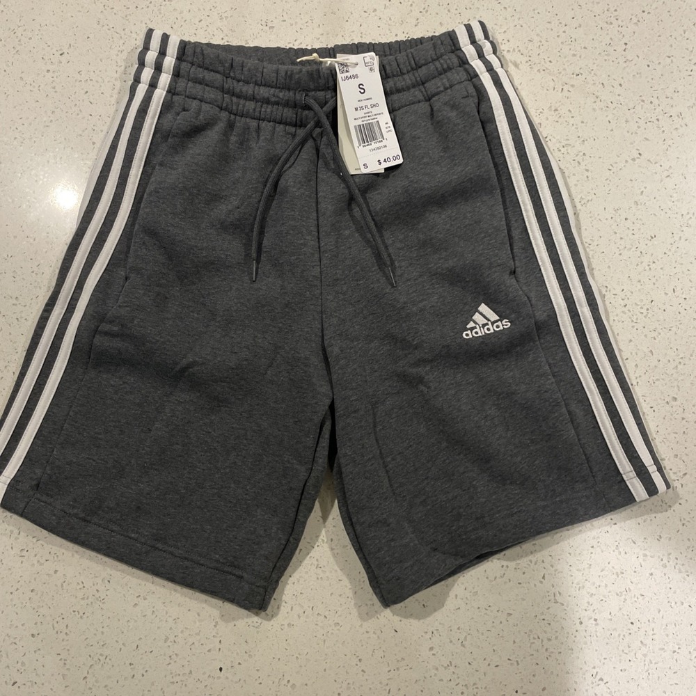 NWT Men's Adidas Originals Essentials Fleece 3 Stripes Shorts Trefoil Gray Small